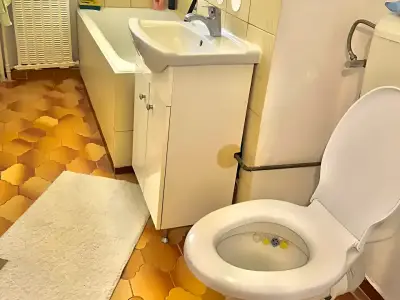 Garsoniera de inchiriat Sector 5 Bucuresti baie cu cada